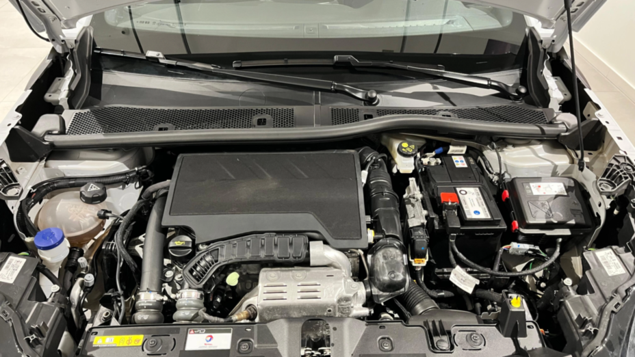 PEUGEOT 2008 2008 1.2 PureTech Allure S&S EAT8