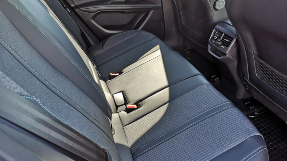 PEUGEOT 3008 3008 1.2 PureTech Allure Pack S&S EAT8