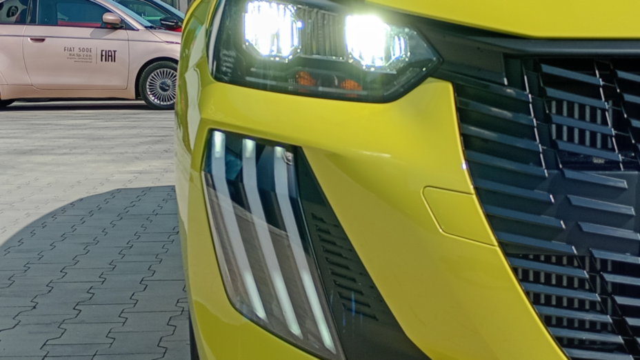 PEUGEOT 208 208 1.2 PureTech Style S&S Nowy