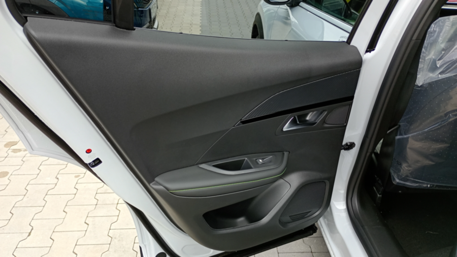 PEUGEOT 2008 2008 PureTech mHEV GT e-DCS6 Nowy