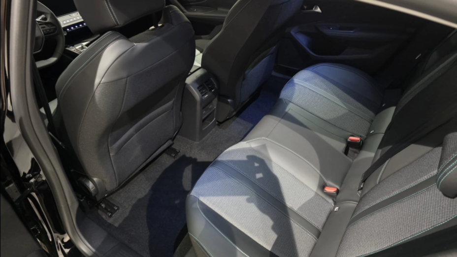 PEUGEOT 408 408 1.2 PureTech mHEV Allure S&S e-DSC6 Nowy