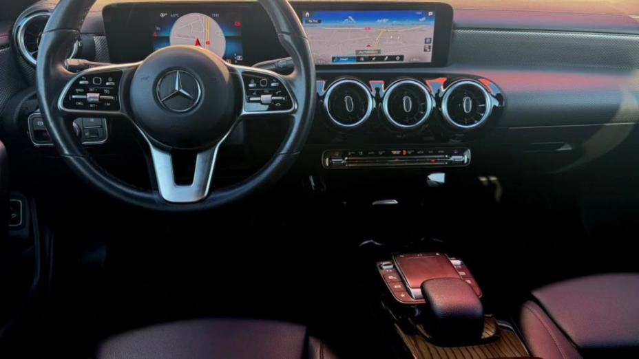 MERCEDES-BENZ CLA CLA 200 7G-DCT