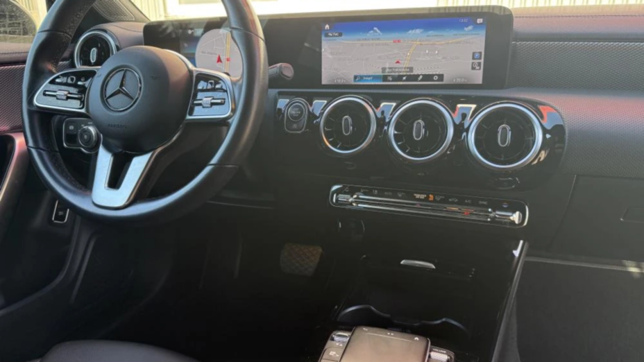 MERCEDES-BENZ CLA CLA 200 7G-DCT