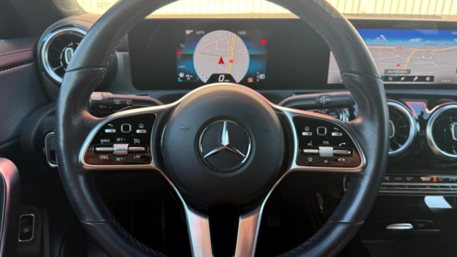 MERCEDES-BENZ CLA CLA 200 7G-DCT