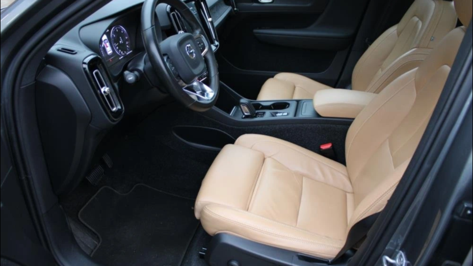 VOLVO XC40 XC40 D3 Momentum aut