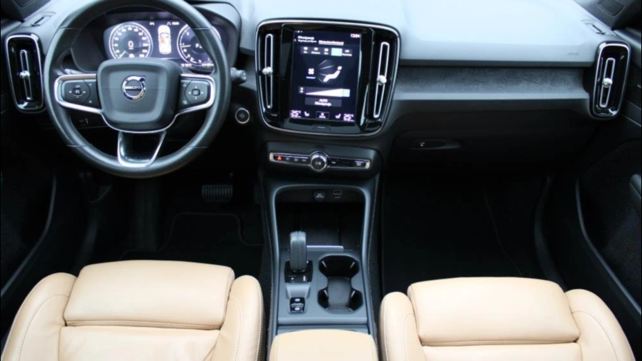 VOLVO XC40 XC40 D3 Momentum aut