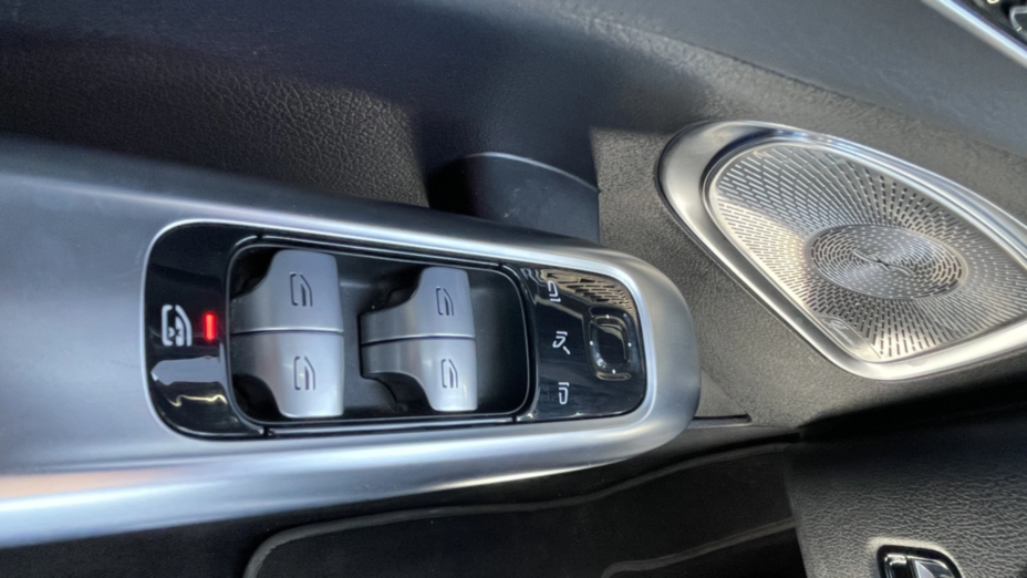 MERCEDES-BENZ C Klasa C 300 4MATIC 9G-TRONIC