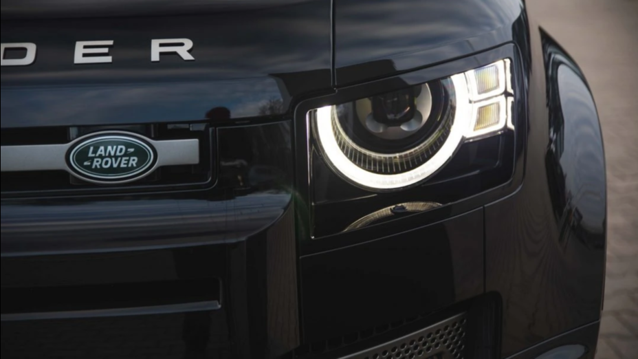LAND ROVER Defender Defender 110 3.0 D300 mHEV X-Dynamic SE