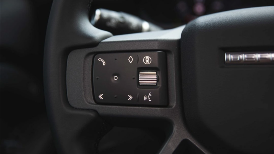 LAND ROVER Defender Defender 110 3.0 D300 mHEV X-Dynamic SE