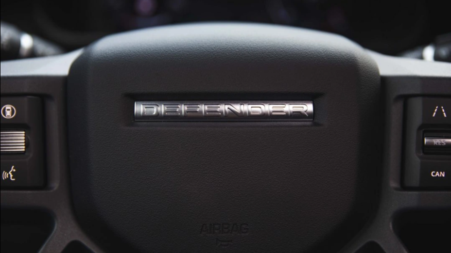 LAND ROVER Defender Defender 110 3.0 D300 mHEV X-Dynamic SE