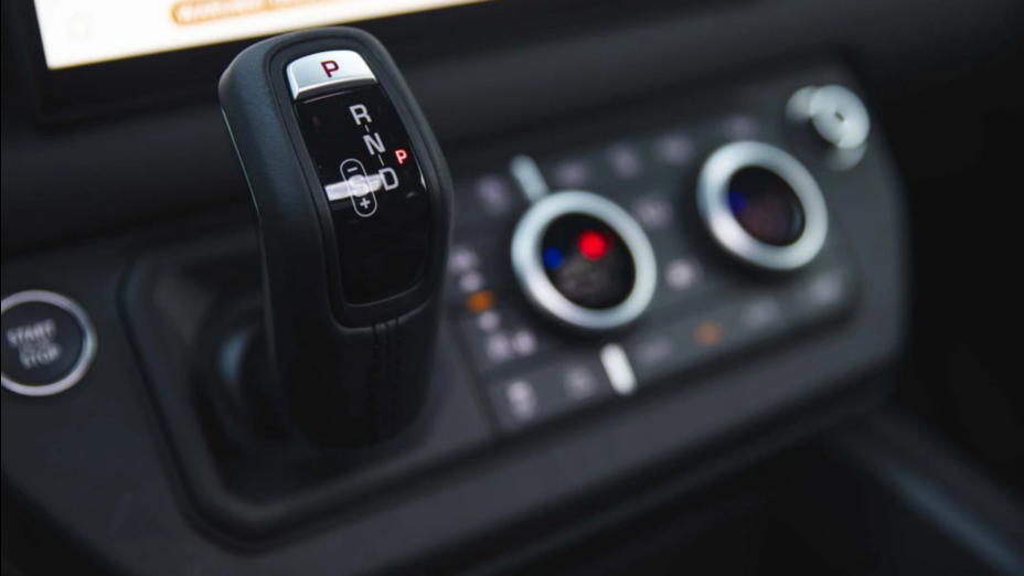 LAND ROVER Defender Defender 110 3.0 D300 mHEV X-Dynamic SE