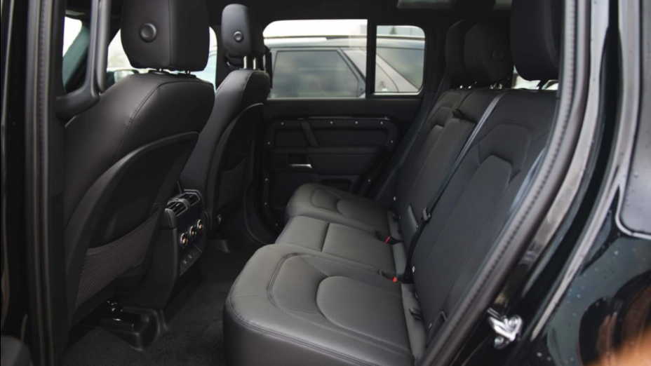 LAND ROVER Defender Defender 110 3.0 D300 mHEV X-Dynamic SE