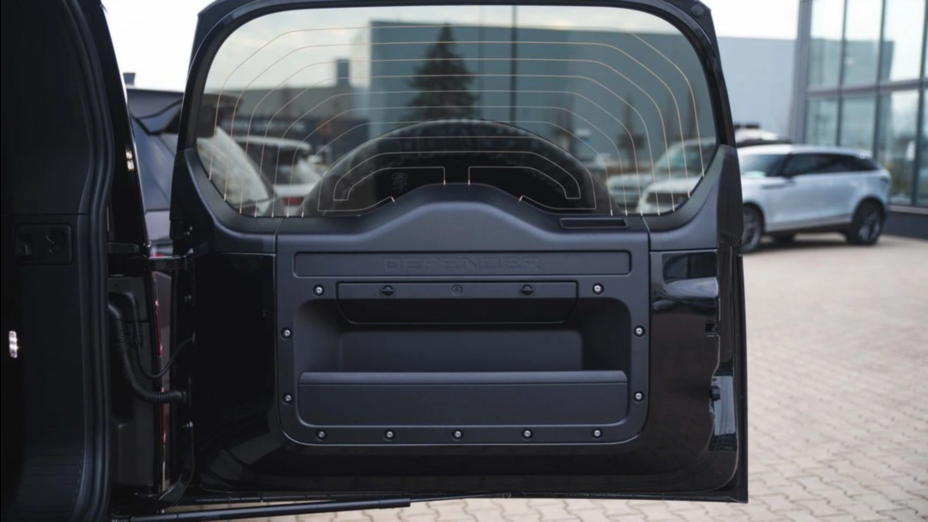 LAND ROVER Defender Defender 110 3.0 D300 mHEV X-Dynamic SE