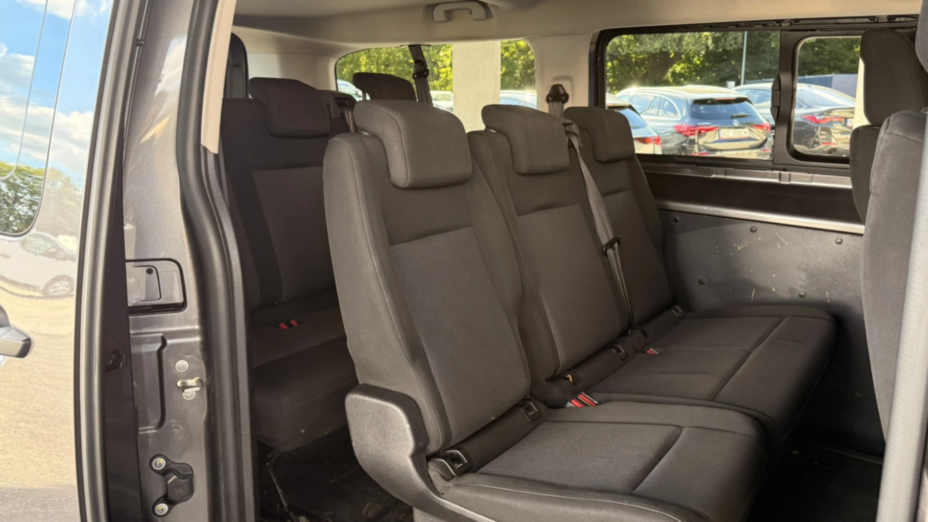 TOYOTA Proace Proace Kombi 2.0 D-4D Medium 2,8t Aut.