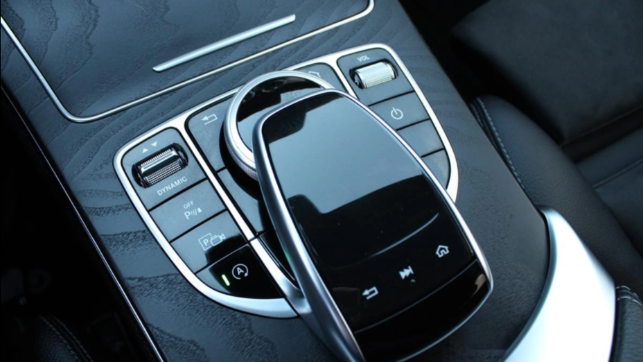 MERCEDES-BENZ C Klasa C 300 4MATIC 9G-TRONIC