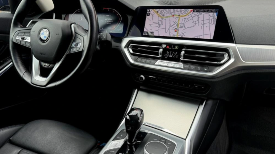 BMW Seria 3 330i xDrive Sport Line sport-aut