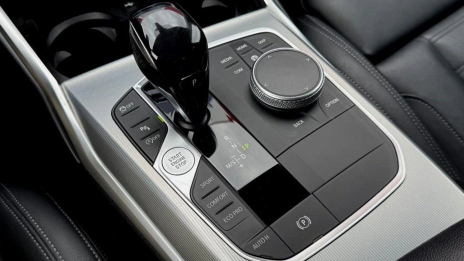 BMW Seria 3 330i xDrive Sport Line sport-aut