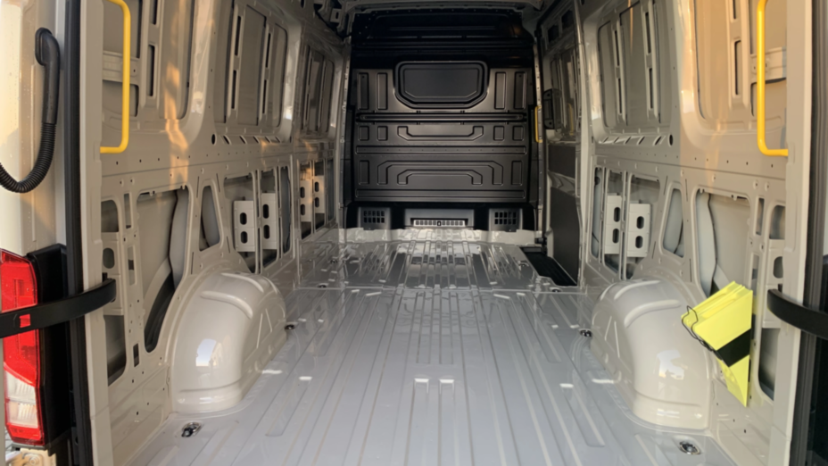 VOLKSWAGEN Crafter Crafter 35 BiTDI (14,4m3) Nowy