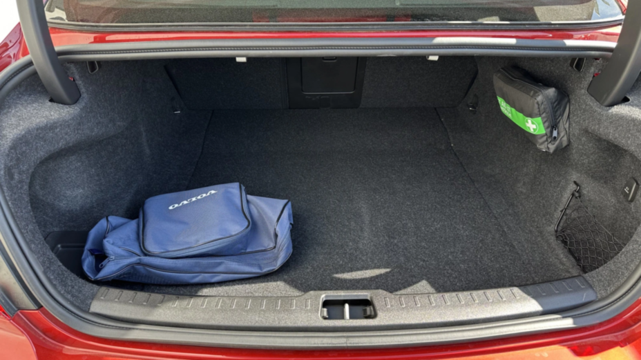 VOLVO S60 S60 B4 B Plus Dark aut
