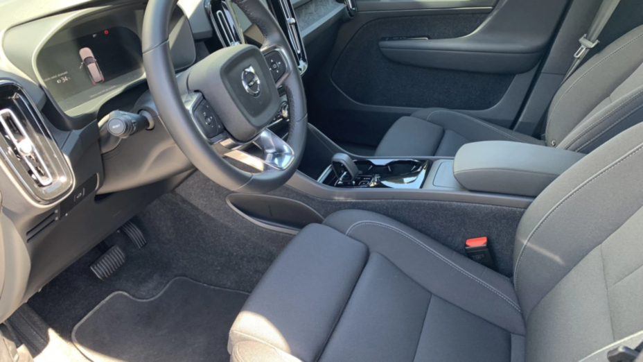 VOLVO XC40 XC40 73kWh P6 Recharge Plus aut