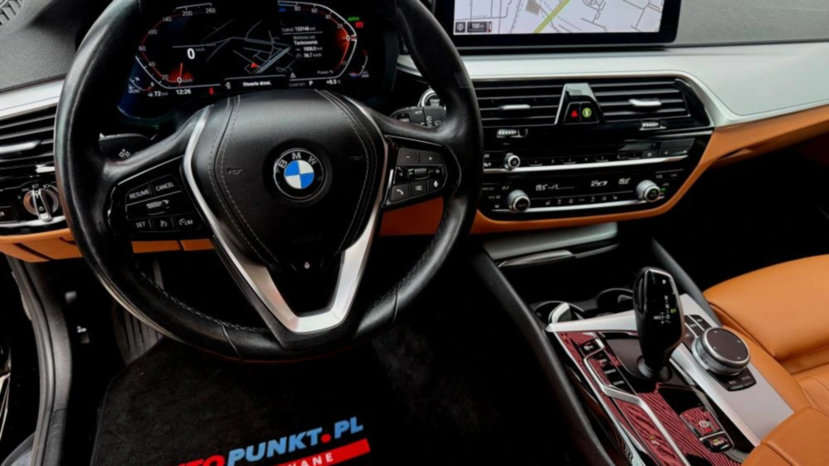 BMW Seria 5 520d xDrive Luxury Line sport-aut