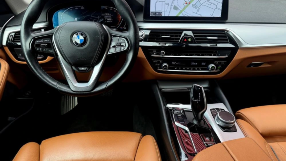 BMW Seria 5 520d xDrive Luxury Line sport-aut
