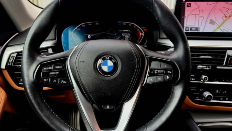 BMW Seria 5 520d xDrive Luxury Line sport-aut