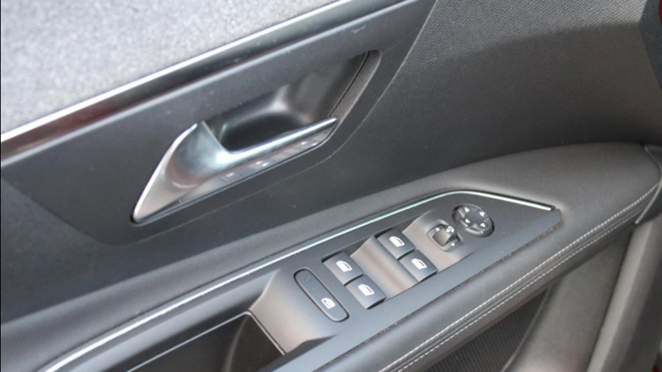 PEUGEOT 3008 3008 1.5 BlueHDi Allure S&S EAT8