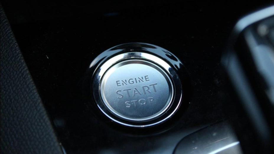 PEUGEOT 3008 3008 1.5 BlueHDi Allure S&S EAT8