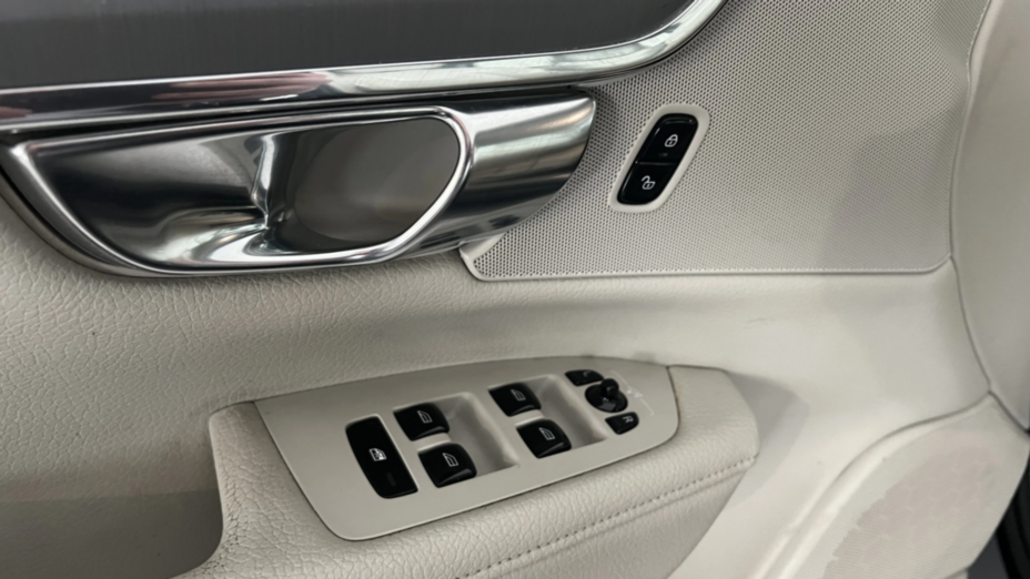 VOLVO V90 V90 T4 Momentum aut