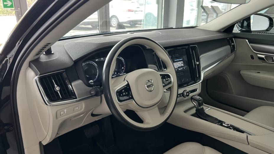VOLVO V90 V90 T4 Momentum aut