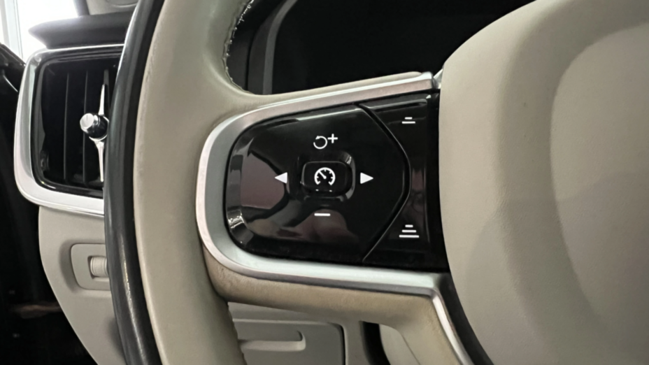 VOLVO V90 V90 T4 Momentum aut