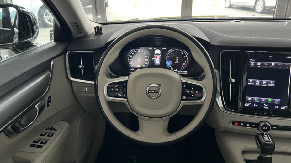 VOLVO V90 V90 T4 Momentum aut