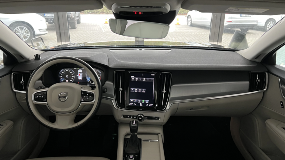 VOLVO V90 V90 T4 Momentum aut