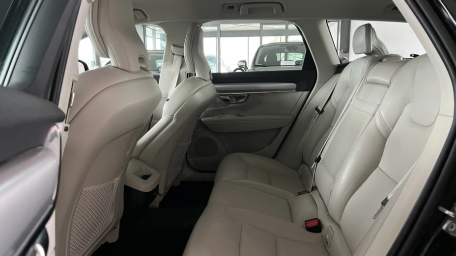 VOLVO V90 V90 T4 Momentum aut