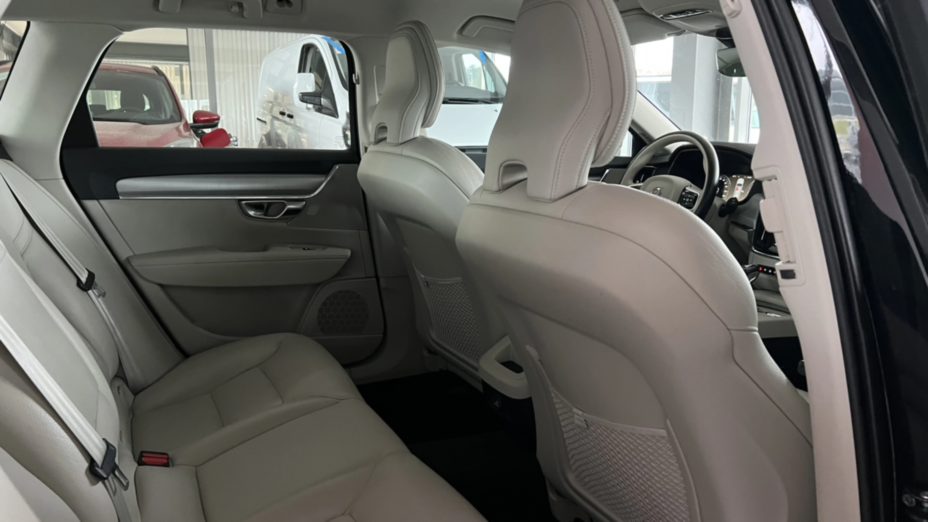 VOLVO V90 V90 T4 Momentum aut