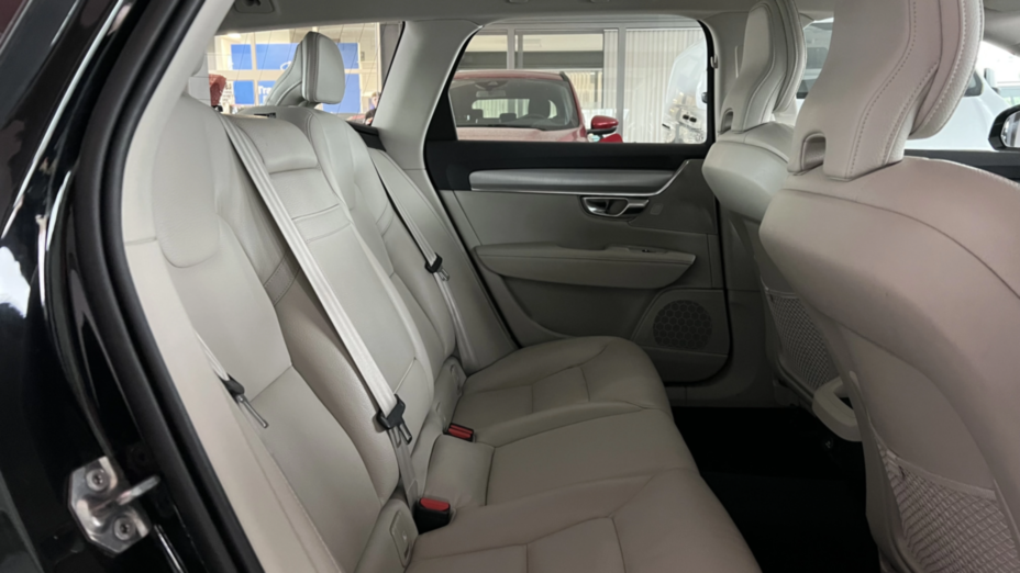 VOLVO V90 V90 T4 Momentum aut