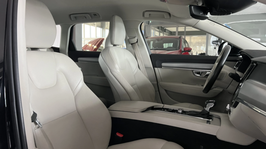 VOLVO V90 V90 T4 Momentum aut
