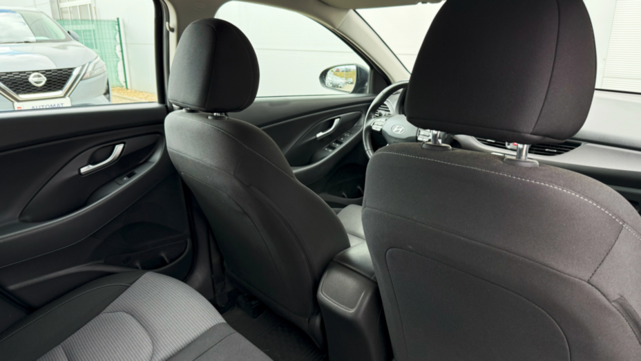 HYUNDAI i30 i30 1.6 D Classic +