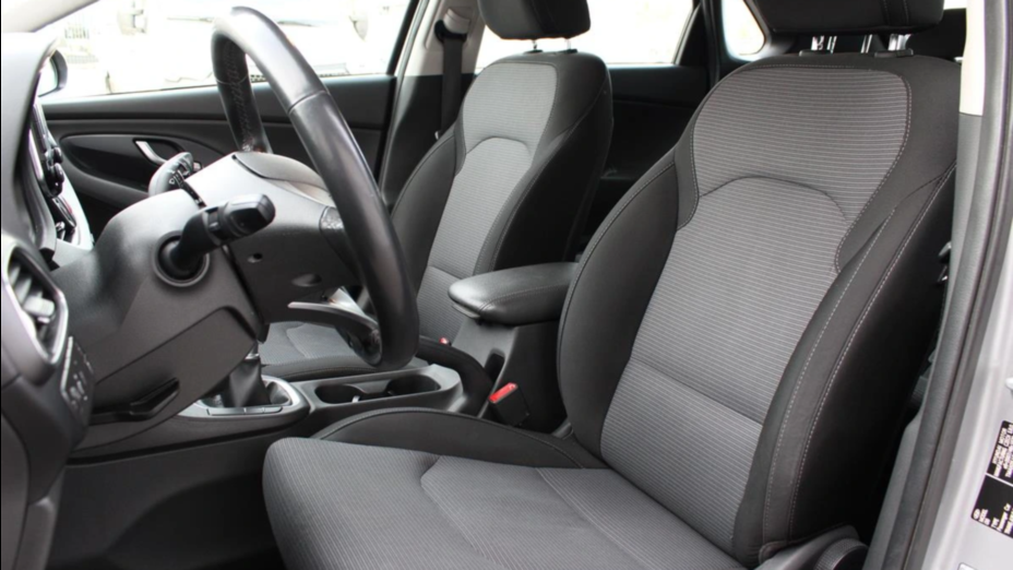 HYUNDAI i30 i30 1.5 DPI Classic +