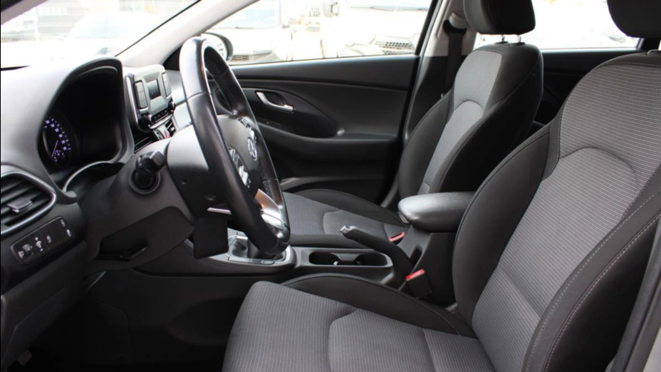HYUNDAI i30 i30 1.5 DPI Classic +