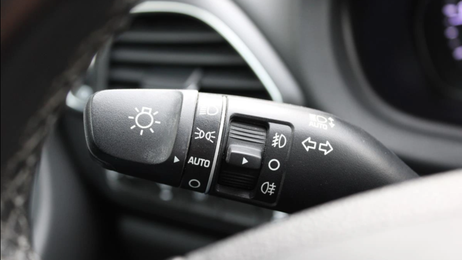 HYUNDAI i30 i30 1.5 DPI Classic +