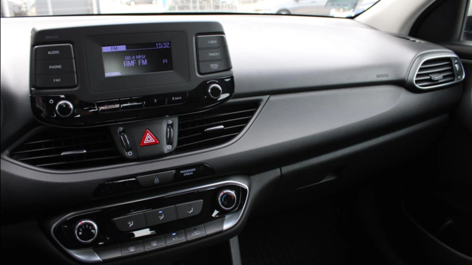 HYUNDAI i30 i30 1.5 DPI Classic +