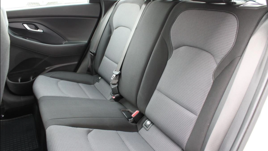 HYUNDAI i30 i30 1.5 DPI Classic +