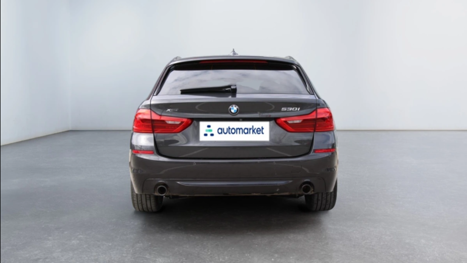 BMW Seria 5 530i xDrive Sport Line sport-aut