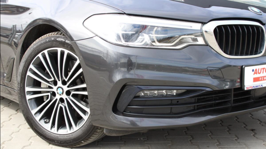 BMW Seria 5 530i xDrive Sport Line sport-aut