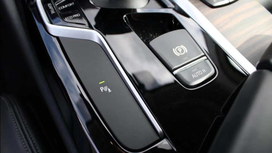 BMW Seria 5 530i xDrive Sport Line sport-aut