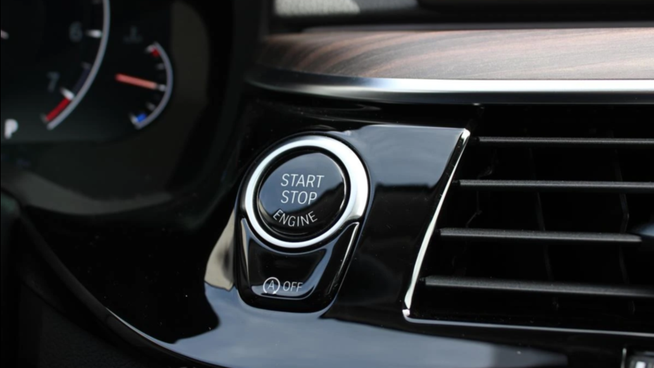 BMW Seria 5 530i xDrive Sport Line sport-aut