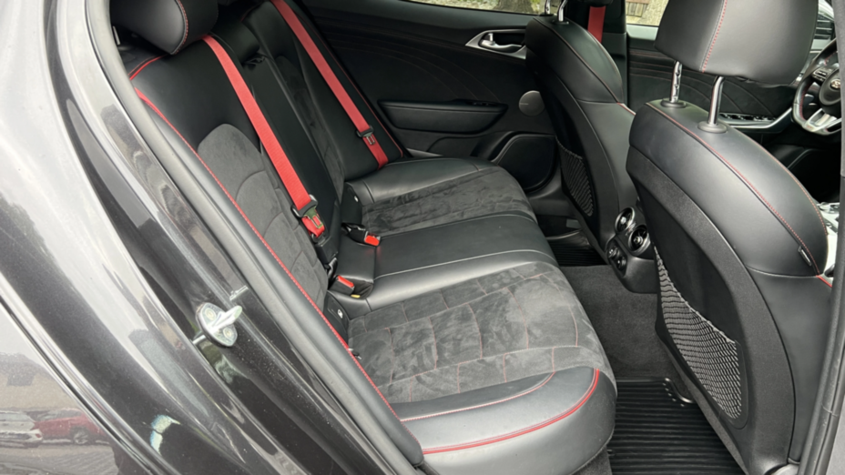 KIA Stinger Stinger 3.3 T-GDI V6 GT Prestige Line AWD
