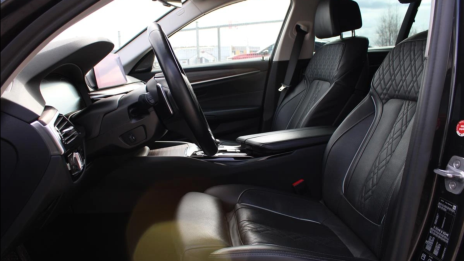 BMW Seria 5 530i xDrive Sport Line sport-aut